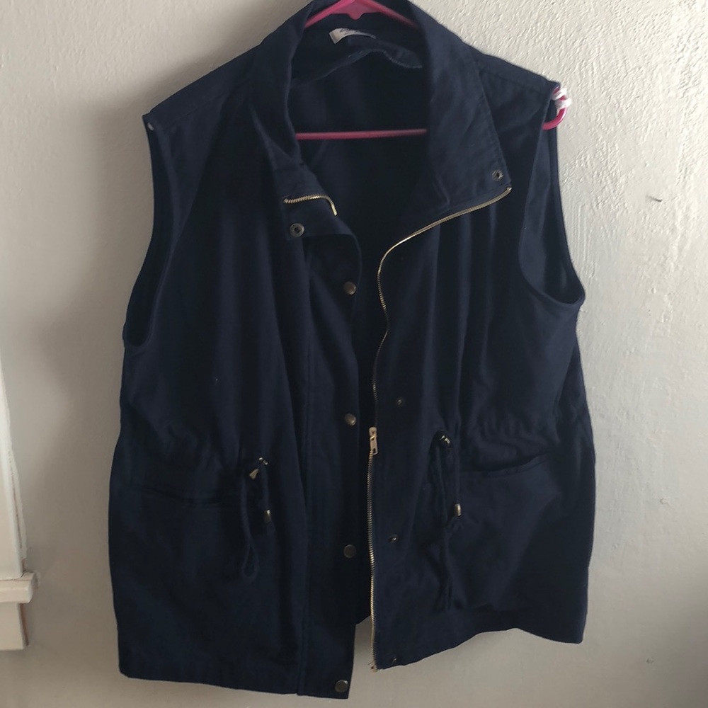 Fashion vest with a tie waist